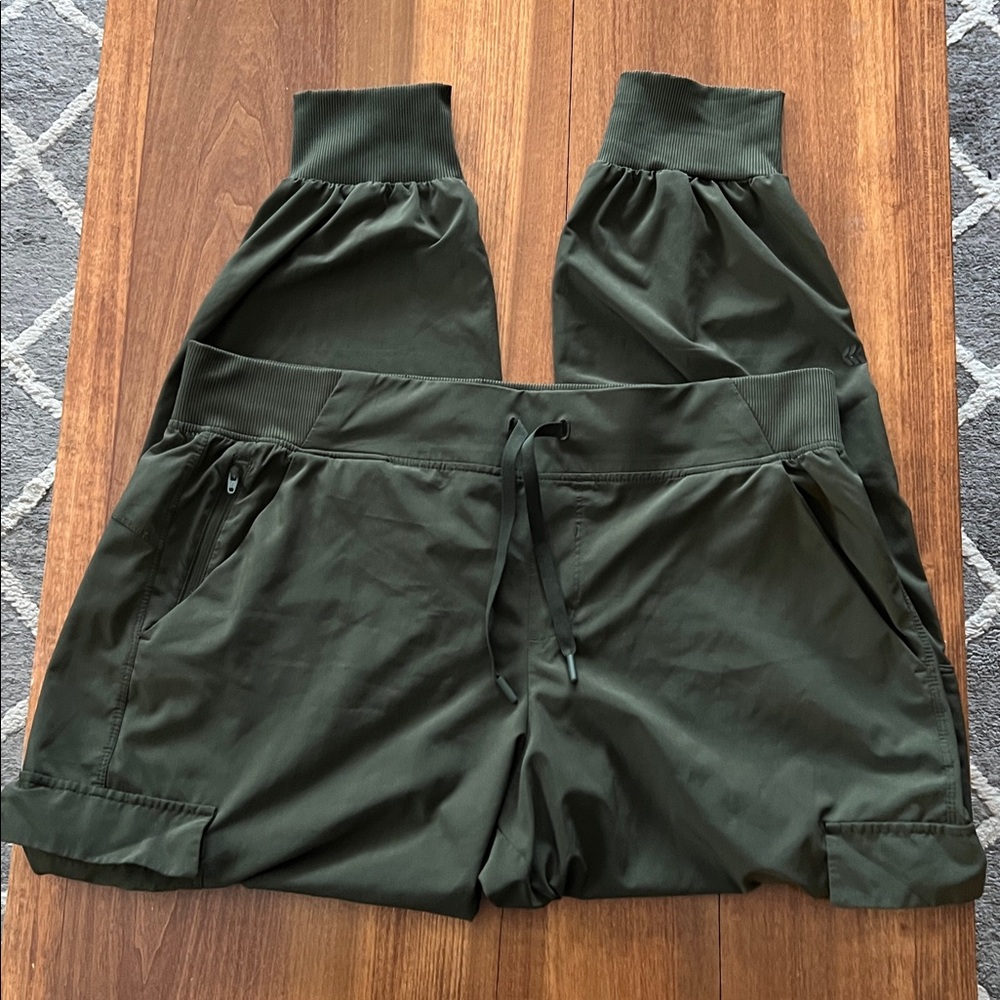 Women’s All in Motion Green Jogger Cargo Pants Size XL - Picture 3 of 10